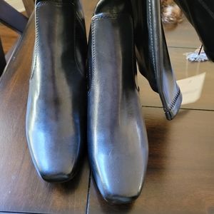 Croft & Barrow black boots